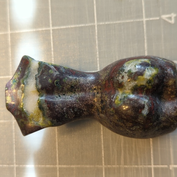 Dragon Blood Jasper Goddess - Picture 6 of 7